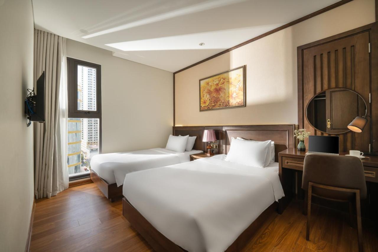Golden Lotus Hotel Da Nang Buitenkant foto