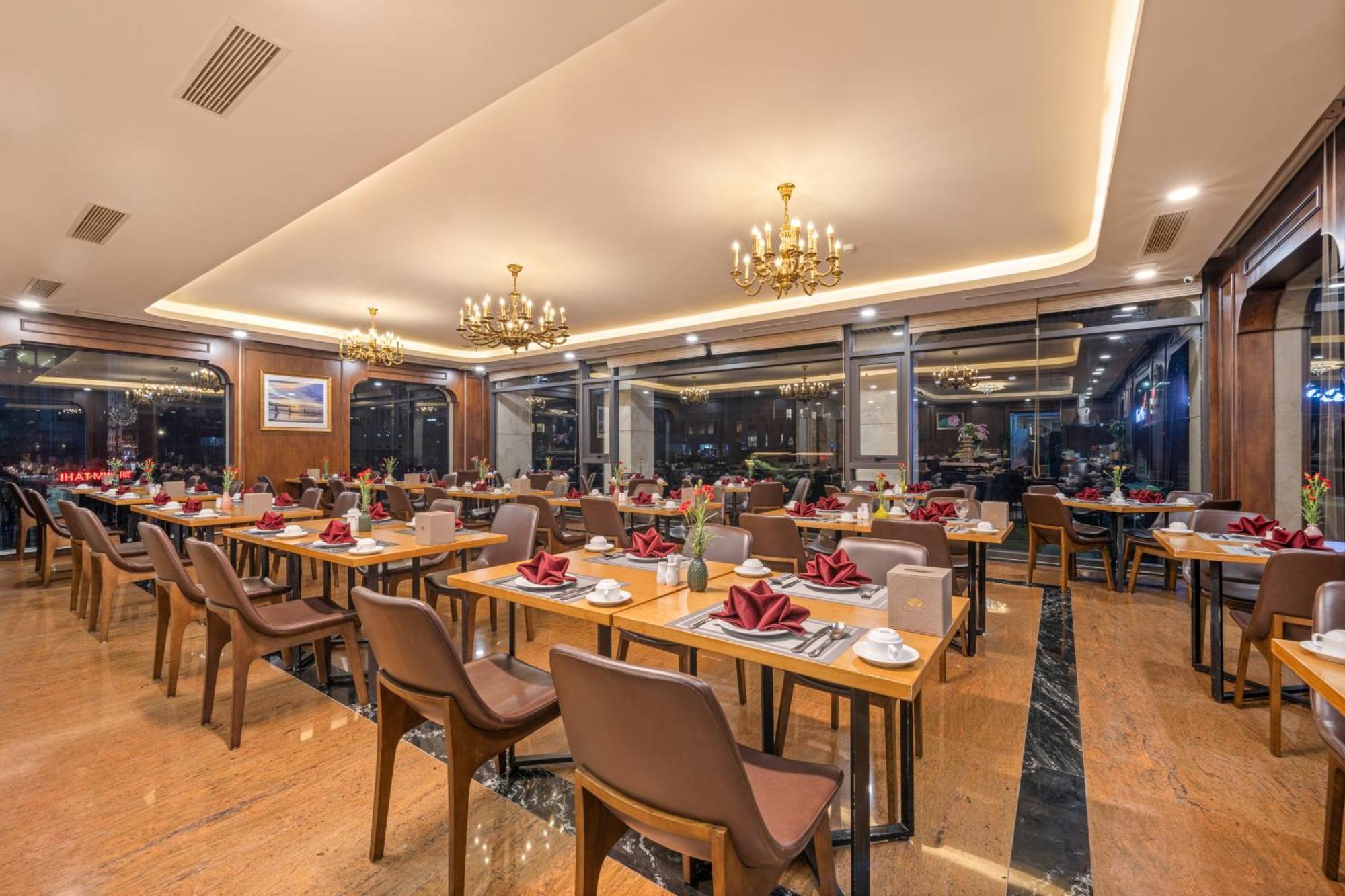 Golden Lotus Hotel Da Nang Buitenkant foto