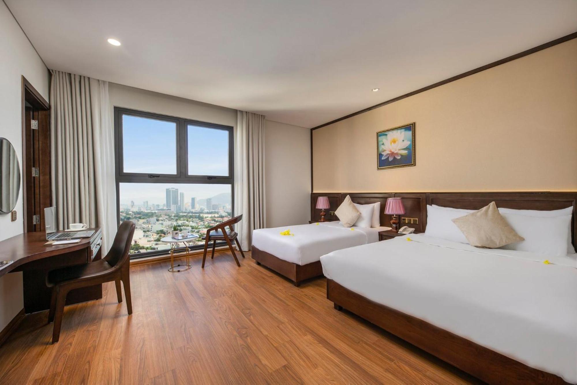 Golden Lotus Hotel Da Nang Buitenkant foto