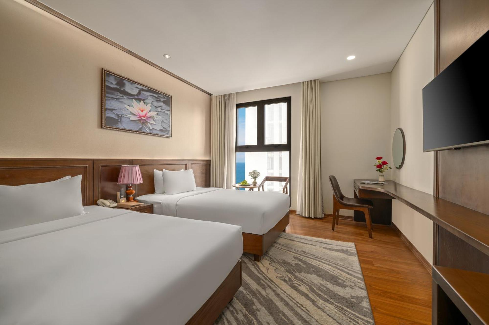 Golden Lotus Hotel Da Nang Buitenkant foto