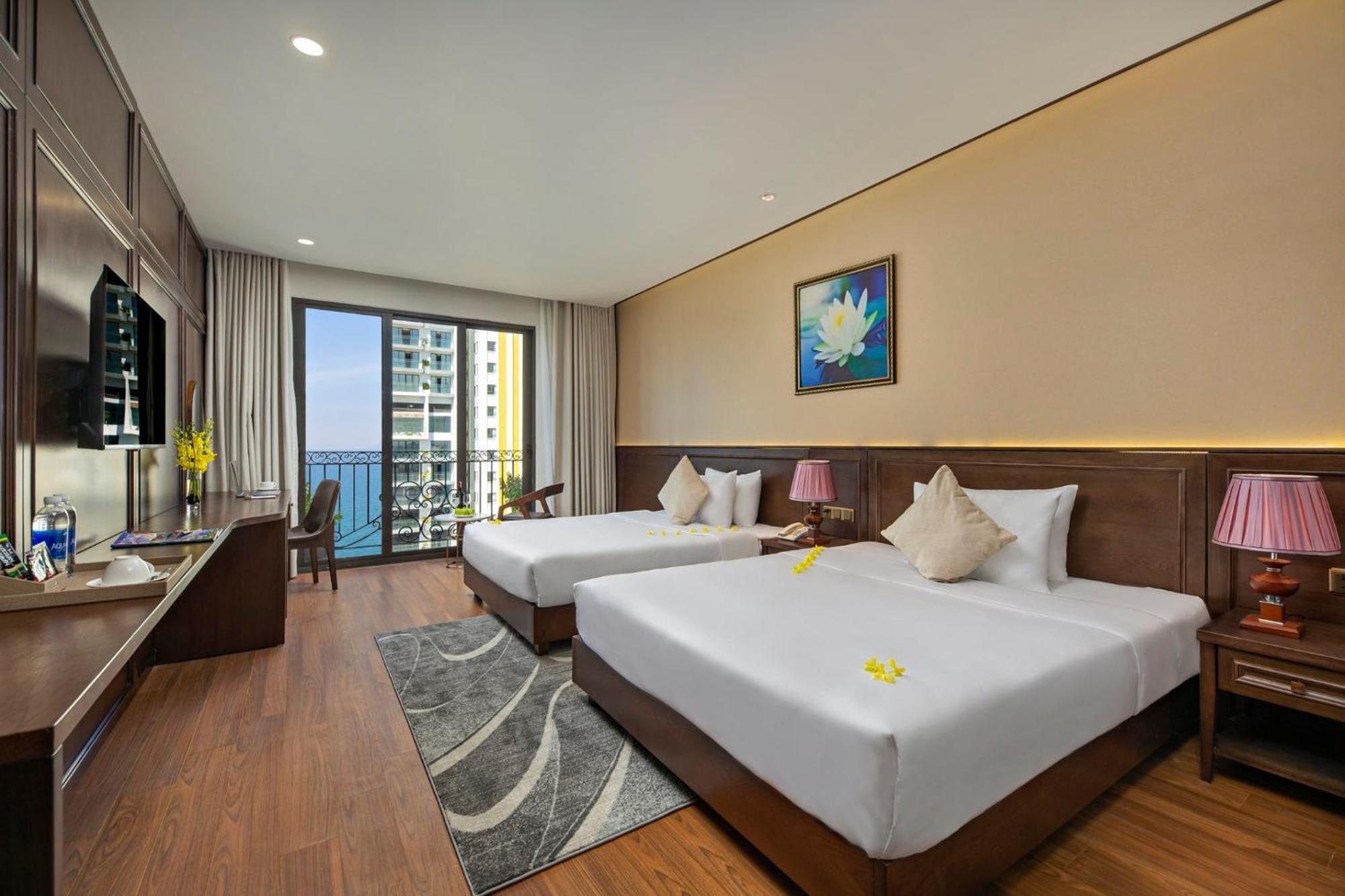 Golden Lotus Hotel Da Nang Buitenkant foto