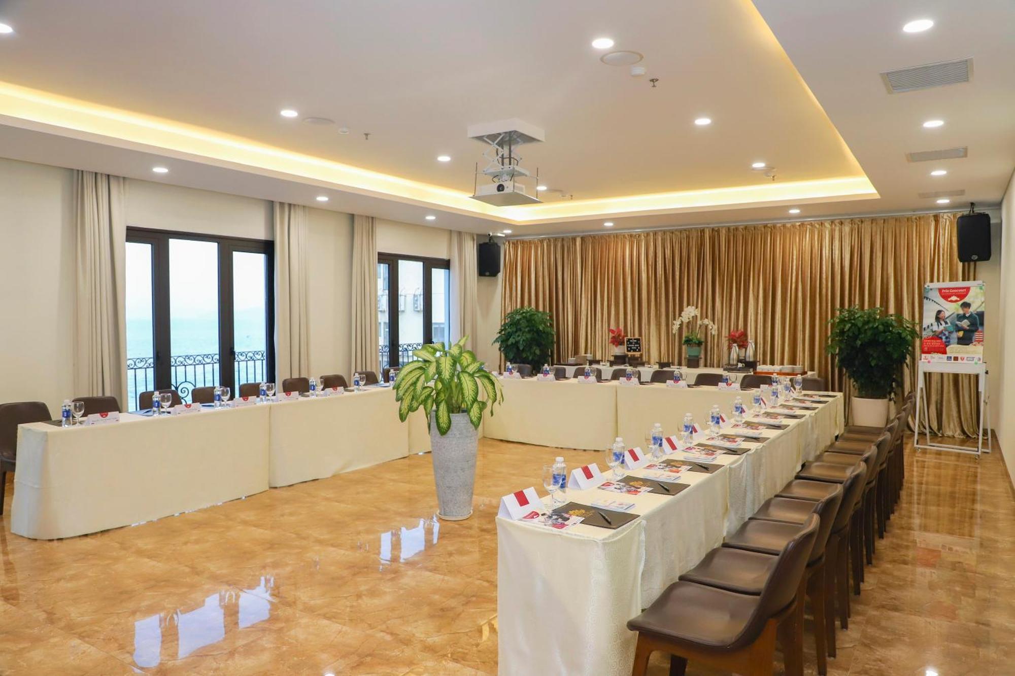 Golden Lotus Hotel Da Nang Buitenkant foto